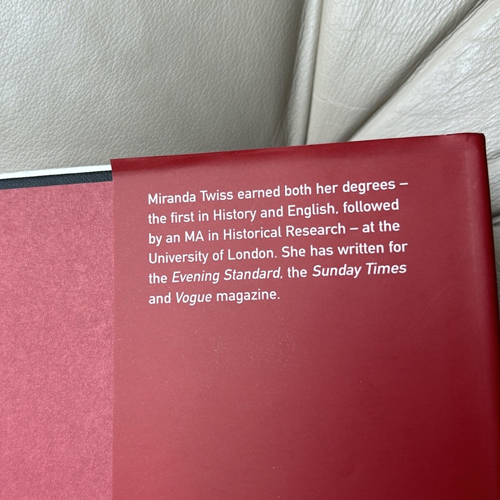 Books - Picture 5 of 13